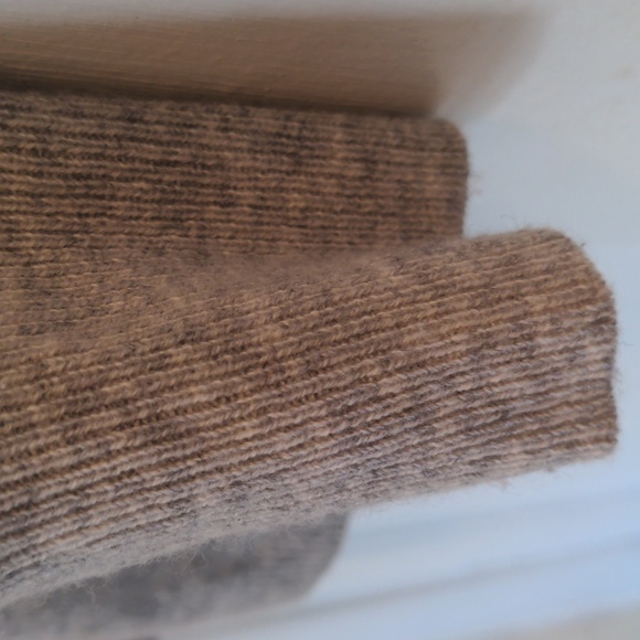 J Crew 100% Cashmere sweater  Small     Heather Gray. Excellent condition - Picture 4 of 6